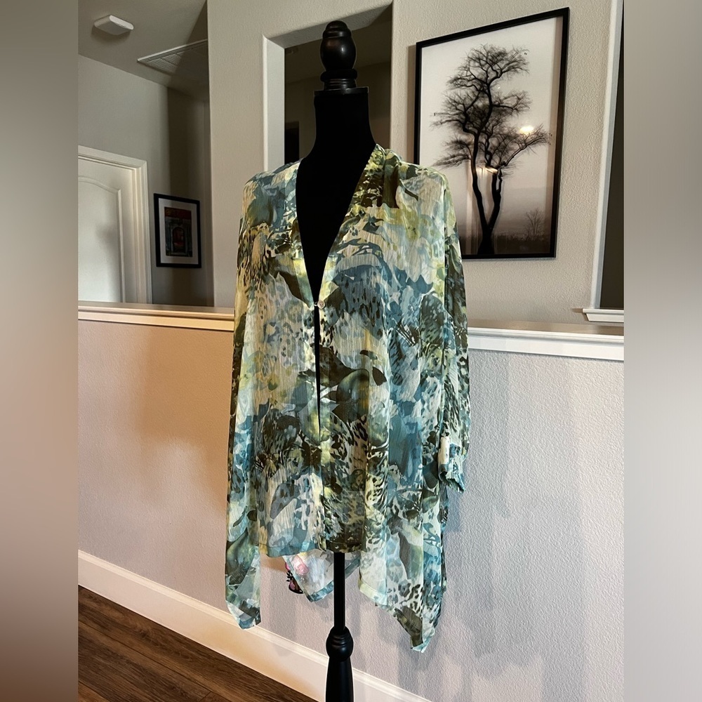 Chico’s Sheer One Button Blouse ⭐️ Small/Medium- NWOT